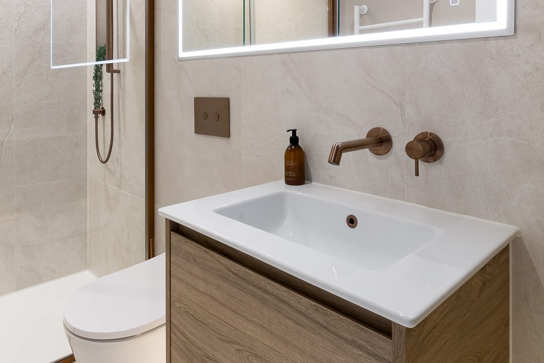 A gorgeous master en-suite 1